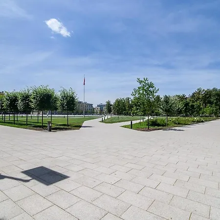 Spacious And Bright Lukiskiu Square Vilnius