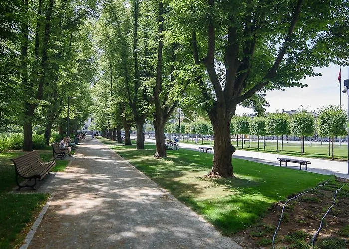 Spacious And Bright Lukiskiu Square Vilnius